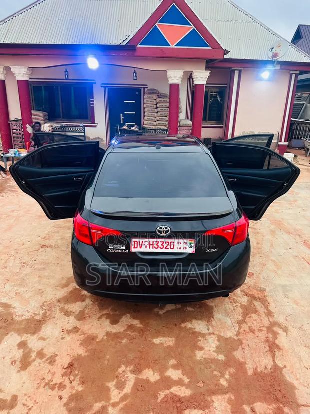 Toyota Corolla 2018 Black