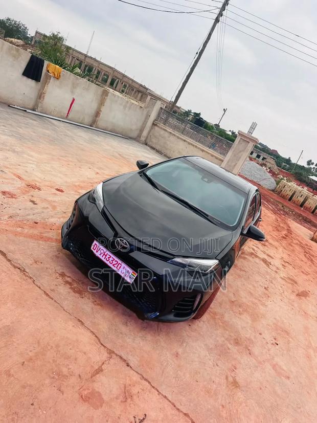 Toyota Corolla 2018 Black