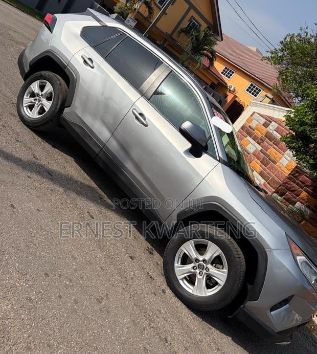 Toyota RAV4 2019 Gray