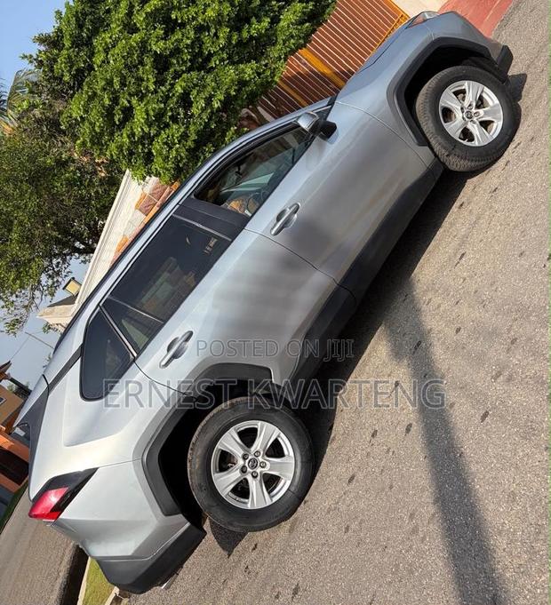 Toyota RAV4 2019 Gray