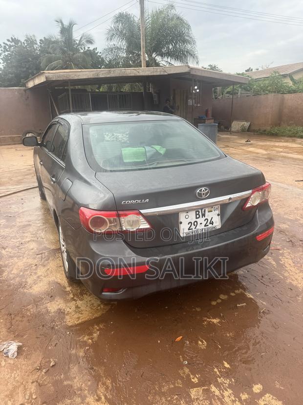 Toyota Corolla LE 4dr Sedan (1.8L 4cyl 4A) 2013 Gray