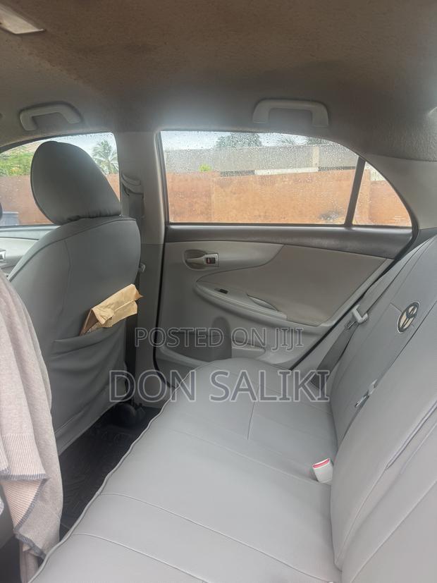 Toyota Corolla LE 4dr Sedan (1.8L 4cyl 4A) 2013 Gray