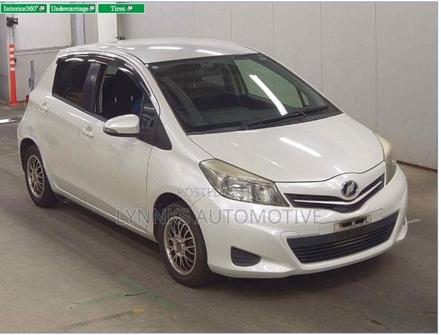 Toyota Vitz 1.3 FWD 5dr 2013 White