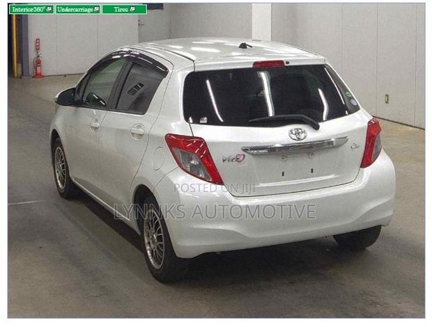 Toyota Vitz 1.3 FWD 5dr 2013 White