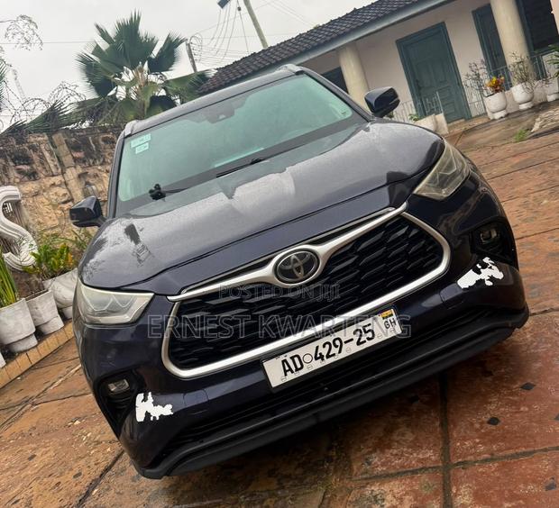 Toyota Highlander XLE 2022 Black