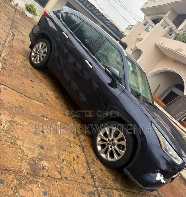 Toyota Highlander XLE 2022 Black