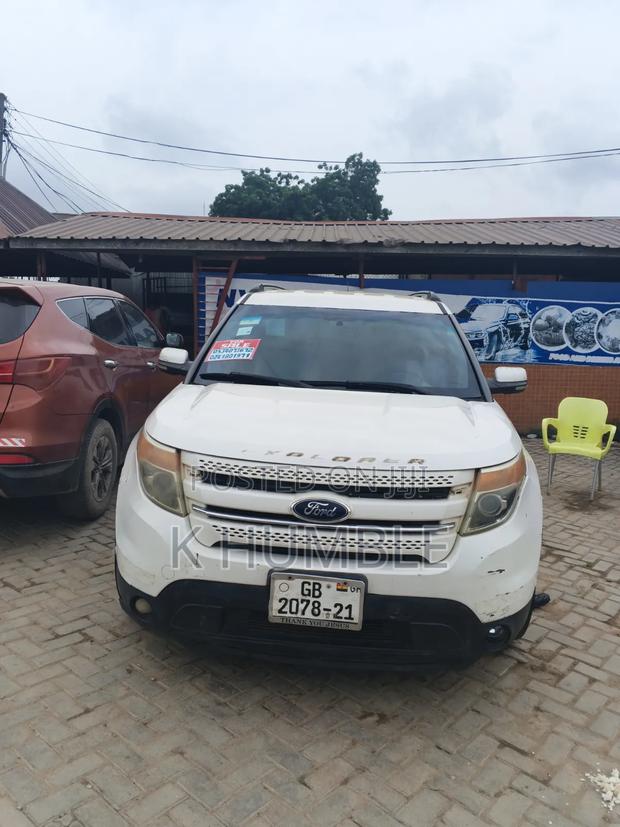 Ford Explorer 2012 Off white