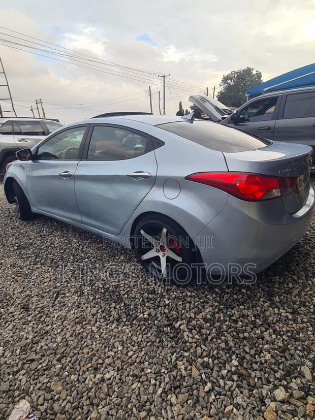 Hyundai Elantra Limited Sedan FWD (1.8L 4cyl 6A) 2013 Blue