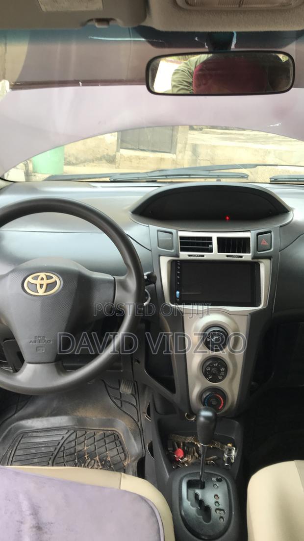 Toyota Vitz 2009 Brown