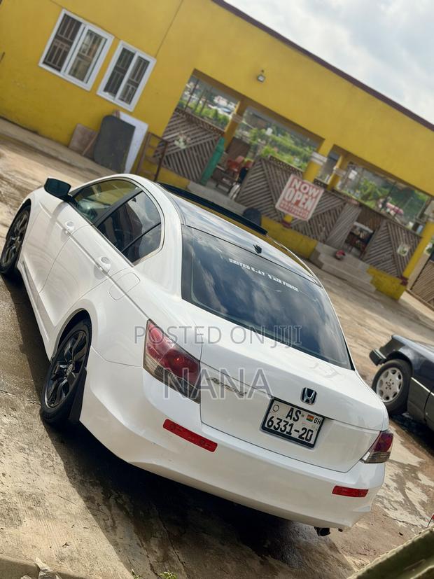 Honda Accord 2010 White