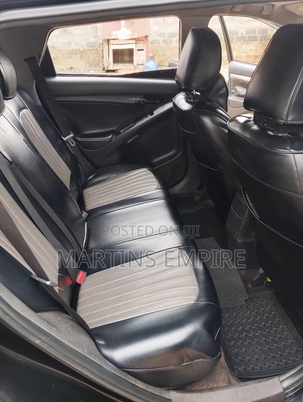 Toyota Matrix L Hatchback FWD (1.8L 4cyl 5M) 2012 Black