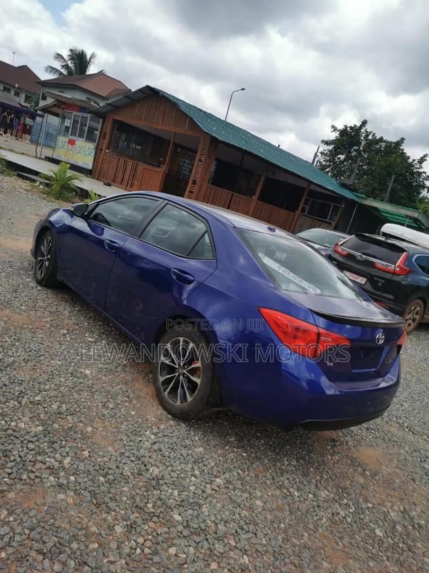 Toyota Corolla 2016 Blue