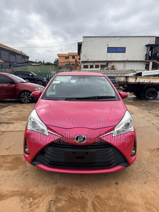 Toyota Vitz 1.5 FWD Hybrid 5dr 2017 Pink