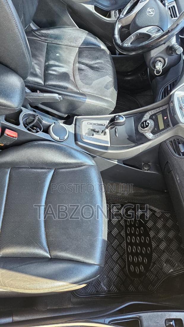 Hyundai Avante 2013 Silver