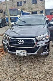 Toyota Hilux SR 4x4 2017 Gray for sale