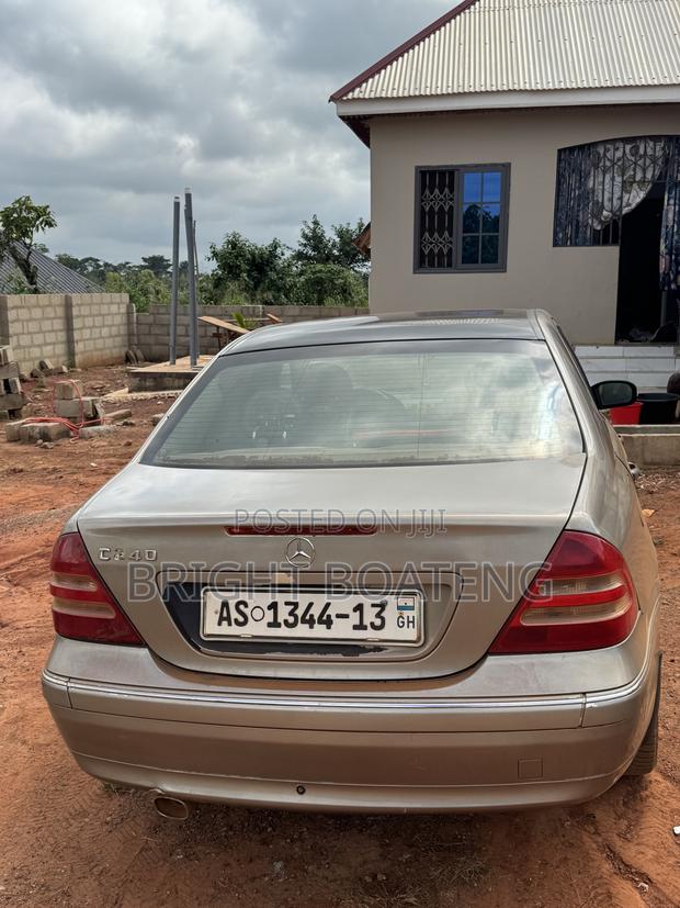 Mercedes-Benz C240 2.6 RWD 2004 Gray