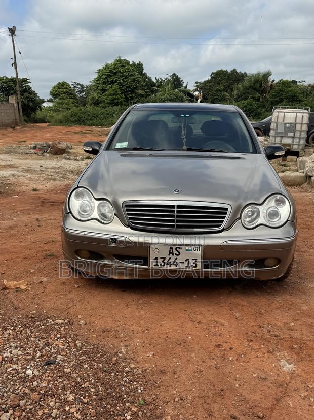 Mercedes-Benz C240 2.6 RWD 2004 Gray