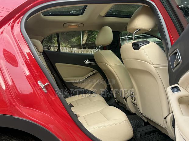 Mercedes-Benz GLA 250 2016 Red