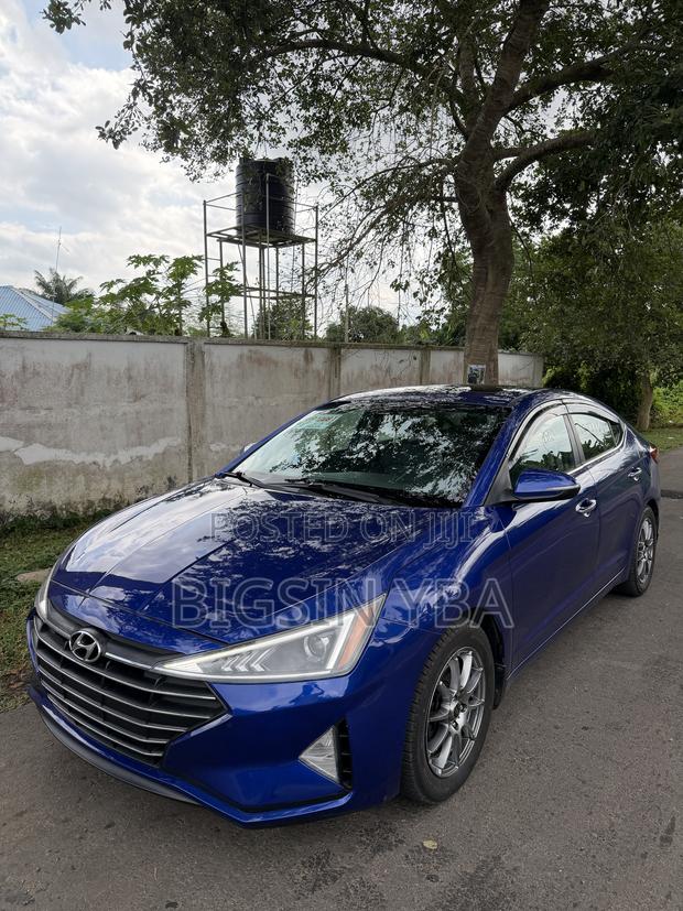 Hyundai Elantra Limited 2020 Blue