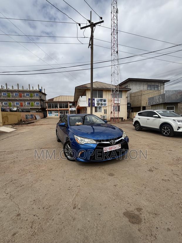 Toyota Camry LE 4dr Sedan (2.5L 4cyl 6A) 2016 Blue