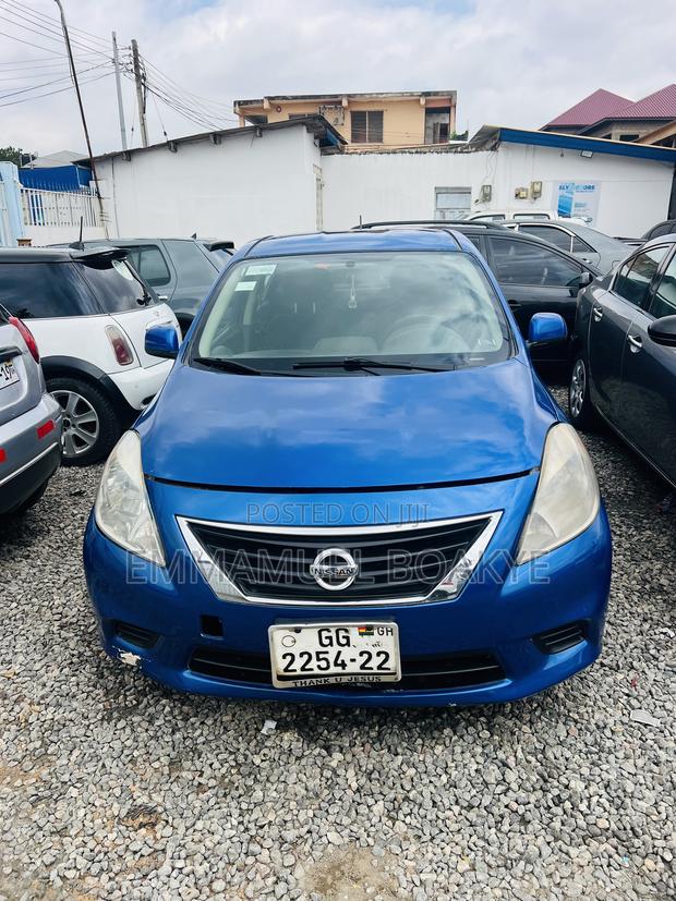 Nissan Versa 2013 Blue