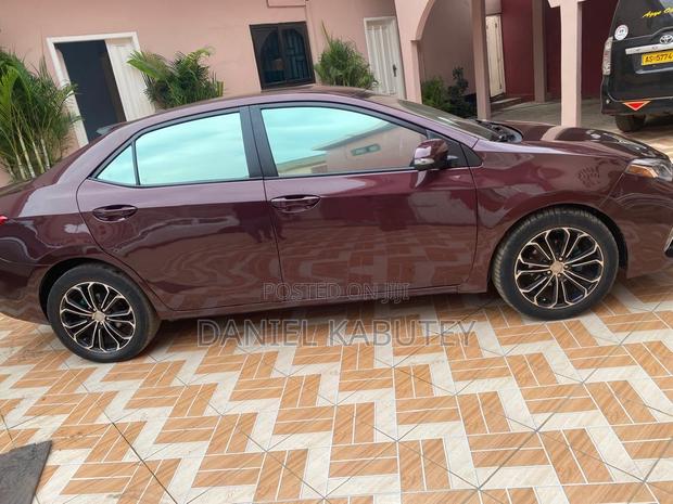 Toyota Corolla SE Special Edition 4dr Sedan (1.8L 4cyl CVT) 2017