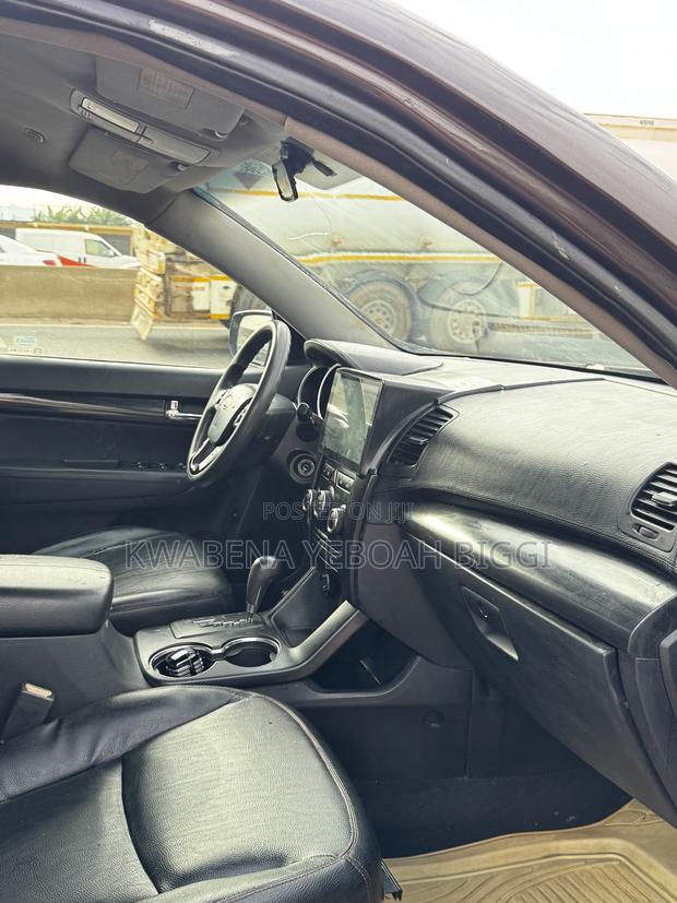 Kia Sorento 2011 Brown