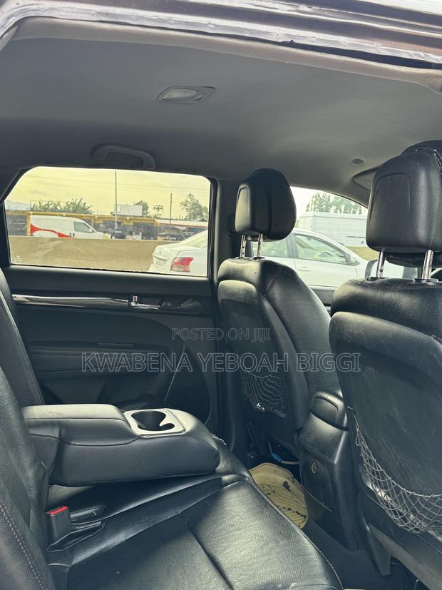 Kia Sorento 2011 Brown