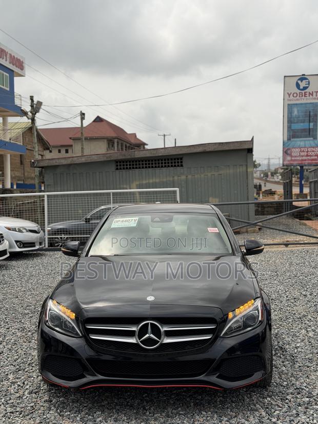 Mercedes-Benz C300 Luxury Sedan RWD (2.0L 4cyl 7A) 2017 Black