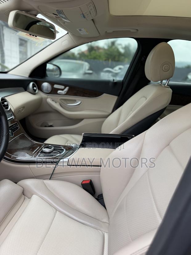 Mercedes-Benz C300 Luxury Sedan RWD (2.0L 4cyl 7A) 2017 Black