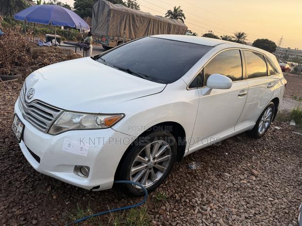 Toyota Venza Limited 2011 White