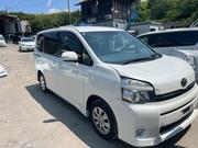 Toyota Voxy V 2WD 8-Seater 2013 White for sale