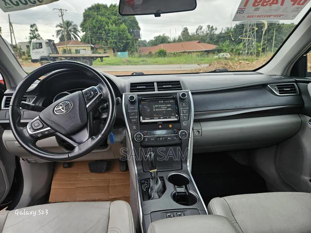 Toyota Camry 2017 Beige