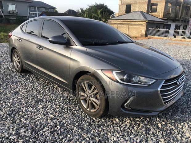 Hyundai Elantra Limited Sedan FWD (2.0L 4cyl 6A) 2017 Gray
