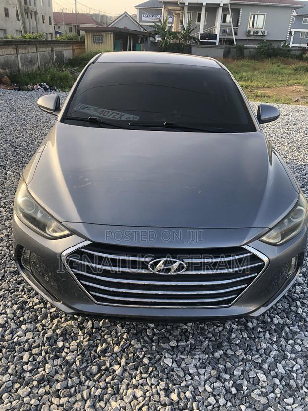 Hyundai Elantra Limited Sedan FWD (2.0L 4cyl 6A) 2017 Gray