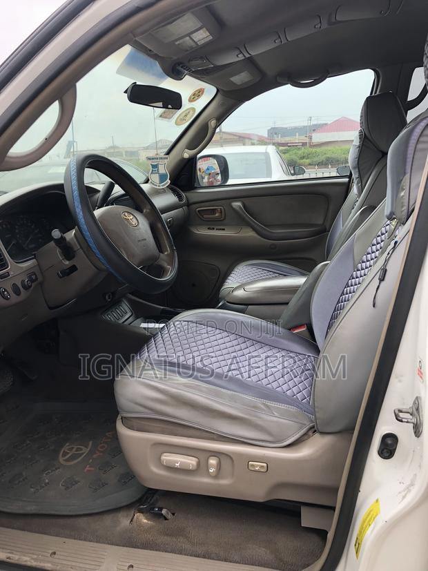 Toyota Sequoia SR5 4dr SUV (4.7L 8cyl 4A) 2004 White