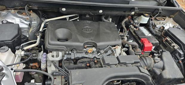 Toyota RAV4 LE AWD 2019 Silver