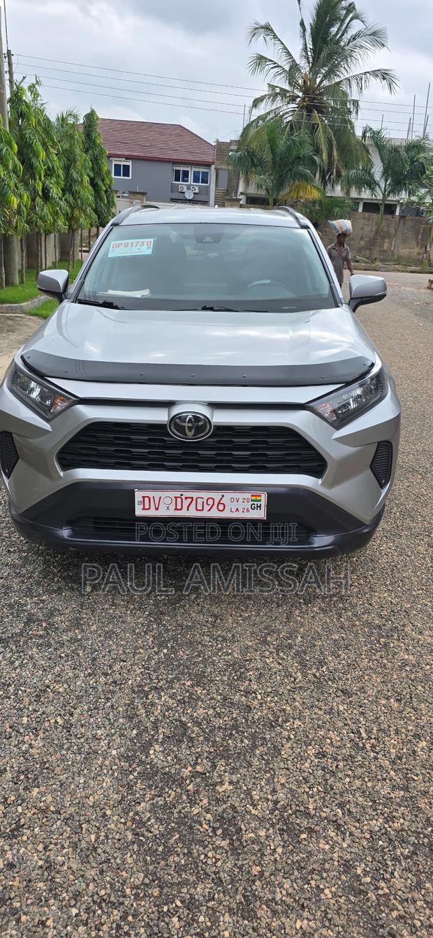 Toyota RAV4 LE AWD 2019 Silver