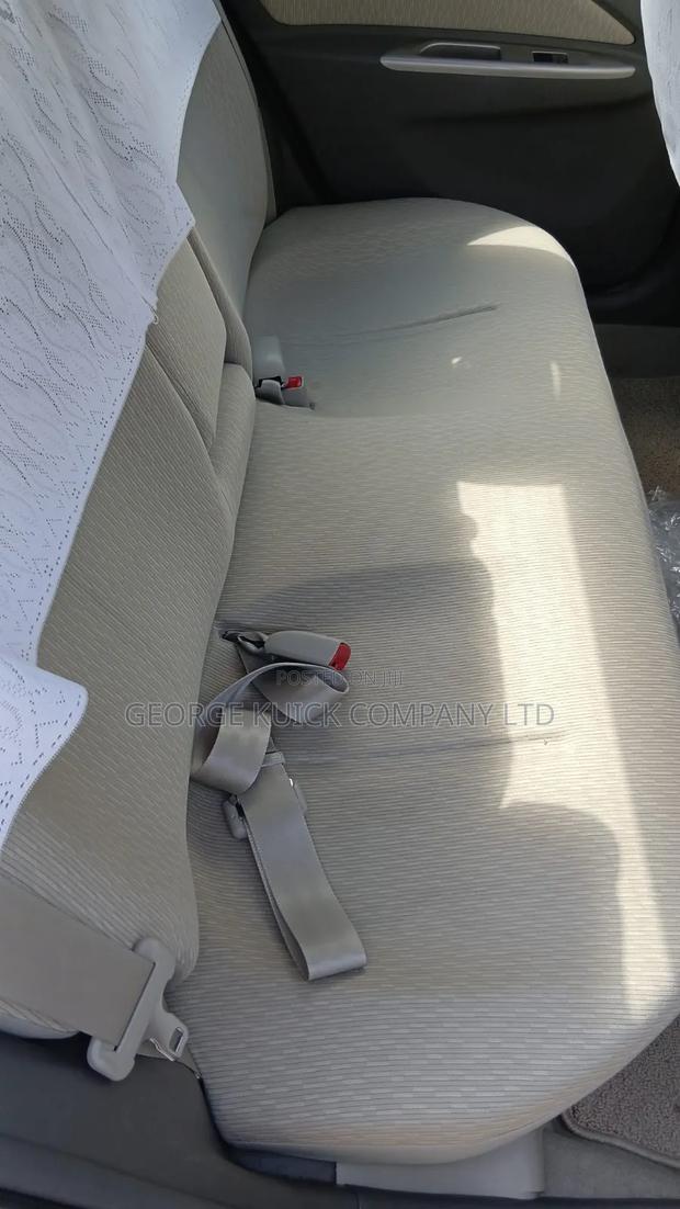 Toyota Belta 2010 Silver