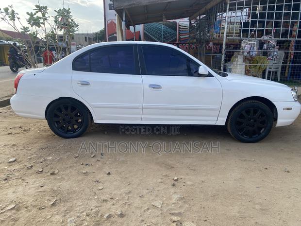 Hyundai Elantra GT 2002 White