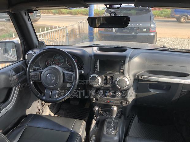 Jeep Wrangler Unlimited Sahara 2012 Black