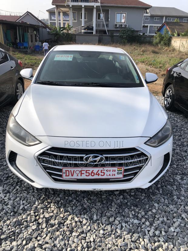 Hyundai Elantra Limited Sedan FWD (2.0L 4cyl 6A) 2017 White