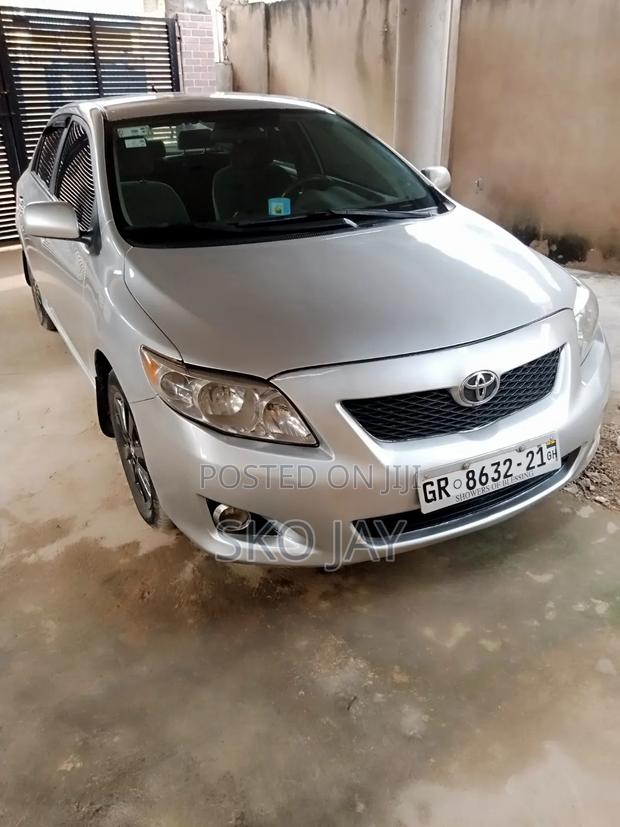 Toyota Corolla 2010 Silver
