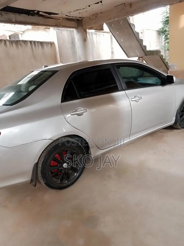 Toyota Corolla 2010 Silver