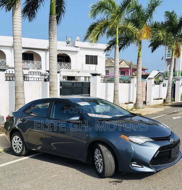 Toyota Corolla LE 4dr Sedan (1.8L 4cyl CVT) 2017 Gray