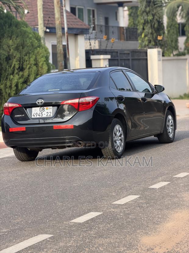 Toyota Corolla LE (1.8L 4cyl 2A) 2018 Black