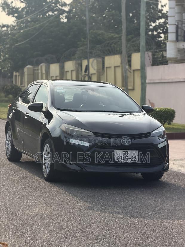 Toyota Corolla LE (1.8L 4cyl 2A) 2018 Black