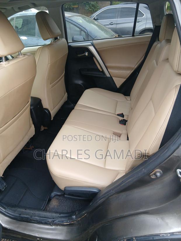 Toyota RAV4 Limited 4dr SUV (2.5L 4cyl 6A) 2015 Gray