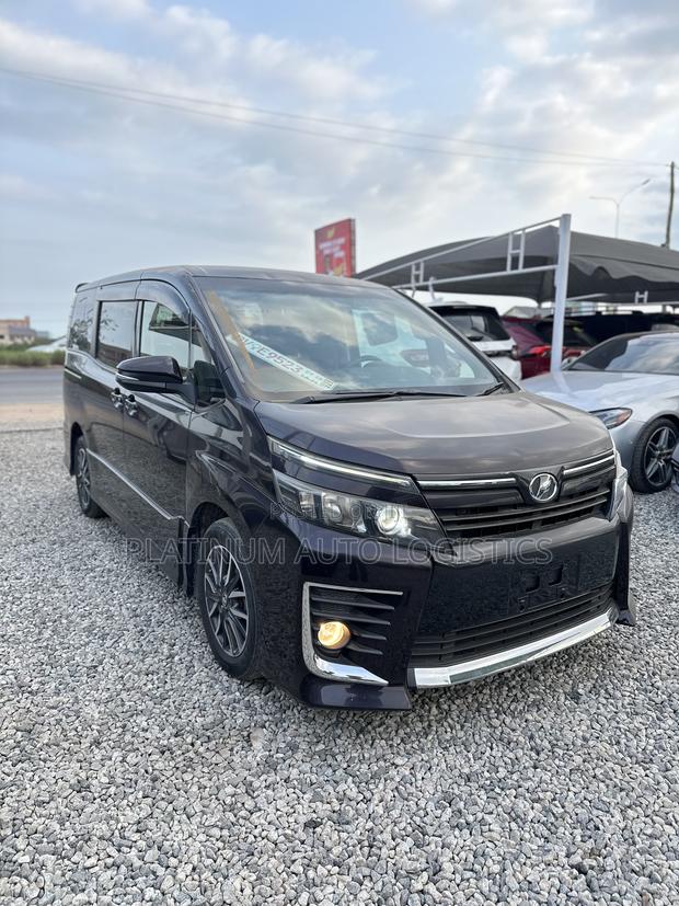 Toyota Voxy 2015 Black