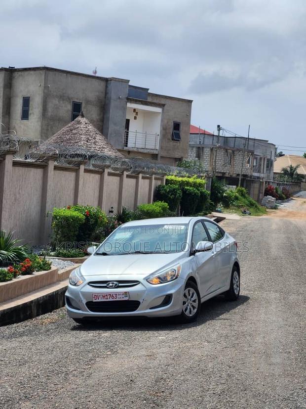 Hyundai Accent SE Sedan 2017 Silver